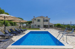 /c_images/thumb_3414648_2_1718358469_istra-labin-2-vile-bazen-pool-piscina1.jpg