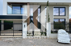 /c_images/thumb_3419334_2_9900_om6d_Prodaja_Kuca_Podgorica.jpg