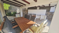 /c_images/thumb_3431576_1_steni_apartman_u_prizemlju_na_dobroj_lokaciji_prodaja_03.jpg