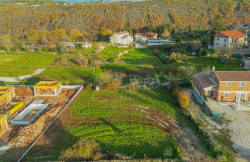 /c_images/thumb_3439021_1_adevinsko-zemljiste-sa-projektom-i-gradevinskom-dozvolom.jpg