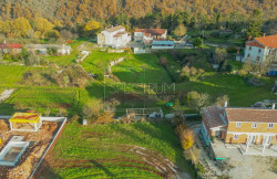 /c_images/thumb_3439021_3_71_tinjan-building-land-with-project-and-building-permit.jpg