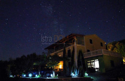 /c_images/thumb_3439066_2_1732712443_villa-novka-bei-nacht.jpg
