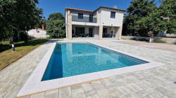 /c_images/thumb_3439905_3_686fa22ce83b71_haus_pool_labin_zu_verkaufen-34-.jpg