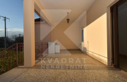 /c_images/thumb_3456270_4_1821_Eek1_Izdavanje_Kuca_Podgorica.jpg