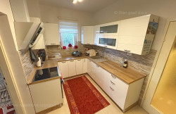 /c_images/thumb_3464522_2__kuca_s_5_apartmana_u_neposrednoj_blizini_mora_prodaja_.jpeg
