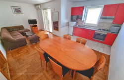 /c_images/thumb_3470926_1_inska_opremljen_apartman_na_1_katu_s_pogledom_prodaja_22.jpg
