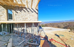 /c_images/thumb_3471913_4_j_renovirana_kamena_kuca_s_preljevnim_bazenom_prodaja_52.jpg