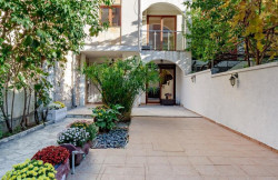 /c_images/thumb_3475388_4_house-for-sale-budva-center-www.adriastone.com_3.jpg