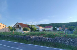 /c_images/thumb_3477168_2_radevinsko-zemljiste-sinj-brnaze-1774-m2-slika-154023697.jpg