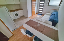 /c_images/thumb_3480045_1__opremljen_apartman_u_blizini_mora_s_pogledom_prodaja_09.jpg