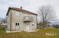 /c_images/thumb_3481274_1_sobna-kuca-u-Rastovcu-96-m2-sa-placem-777-m2-Niksic-0954.jpg
