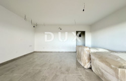 /c_images/thumb_3483970_3_-2-bedroom-apartment-in-a-prime-location-with-sea-view-4.jpg