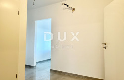 /c_images/thumb_3483970_4_-2-bedroom-apartment-in-a-prime-location-with-sea-view-5.jpg
