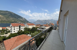 /c_images/thumb_3487564_1_ty-s-2-spalnyami-i-panoramnym-vidom-na-more-v-dobrote-02.jpg