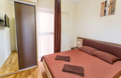 /c_images/thumb_3494124_4_e-site-8-agency-bokarealty-img-oy62vkeq5b-main-bedroom-2.jpg