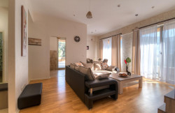 /c_images/thumb_3494129_3_ge-site-8-agency-bokarealty-img-35wg2yeqtm-living-room-4.jpg