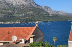 /c_images/thumb_3494555_1_n-Korcula-town-with-beautiful-sea-view-Croatia-9-300x225.jpg