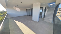 /c_images/thumb_3497110_2_voetazni_apartman_s_krovnom_terasom_i_bazenom_prodaja_41.jpg