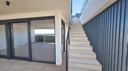 /c_images/thumb_3497110_3_voetazni_apartman_s_krovnom_terasom_i_bazenom_prodaja_43.jpg