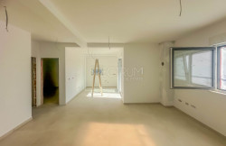 /c_images/thumb_3502477_3_partment-on-the-3rd-floor-in-a-building-with-an-elevator.jpg