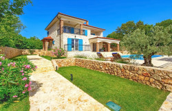 /c_images/thumb_3508560_1_ranska_villa_s_prostranom_okucnicom_i_bazenom_prodaja_01.jpg