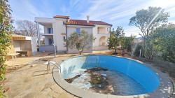 /c_images/thumb_3511109_3__apartman_u_novogradnji_s_bazenom_i_okucnicom_prodaja_13.jpg