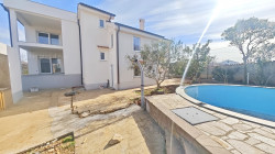 /c_images/thumb_3511110_3__apartman_u_novogradnji_s_bazenom_i_okucnicom_prodaja_06.jpg