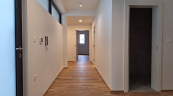 /c_images/thumb_3513318_4_property_image_1jie0c5juc_20250306074039.jpg