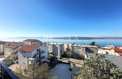 /c_images/thumb_3515135_4_1741340492_crikvenica-stan-s-pogledom-na-more-4.jpg