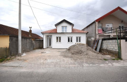 /c_images/thumb_3516183_2_11175_ilrx_Prodaja_Kuca_Podgorica.jpg