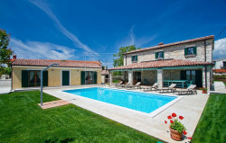 /c_images/thumb_3516729_1_na-antignana-villa-con-piscina-in-posizione-tranquilla-2.jpg
