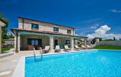 /c_images/thumb_3516729_3_41614649_tinjan-area-villa-with-pool-in-a-quiet-location.jpg