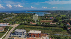 /c_images/thumb_3517464_1_1727099383_dji_0183.jpg