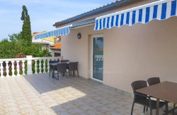 /c_images/thumb_3529993_3_a_s_vise_apartmana_u_neposrednoj_blizini_mora_prodaja_11.jpg