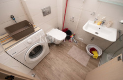 /c_images/thumb_3530705_3_apartment-for-rent-central-point-two-three-big-fashion-3.jpg