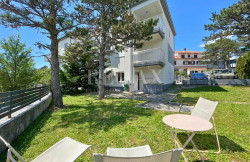 /c_images/thumb_3530721_1_1714995050_crikvenica-prizemni-stan-s-vrtom-i-pogledom-4.jpg