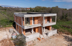 /c_images/thumb_3532227_2_1743619647_dji_20250402155011_0008_d.jpeg