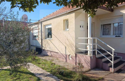 /c_images/thumb_3534787_1_11364_1QH1_Prodaja_Kuca_Podgorica.jpg