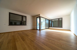 /c_images/thumb_3545436_2_1744793538_villa-riviera-room-1-compressor.jpg