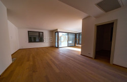 /c_images/thumb_3545448_4_1744789463_villa-riviera-room-view-5-compressor.jpg