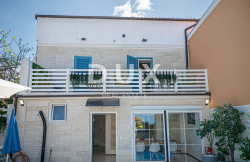 /c_images/thumb_3550916_1_1745615534_kuca-porec-prodaja-dux-1.jpg