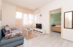/c_images/thumb_3553329_1_-se-one-bedroom-apartment-for-rent-novi-grad-podgorica-2.jpg