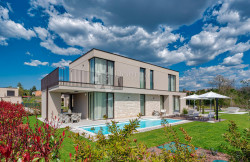 /c_images/thumb_3554531_1_1745683195_villa_labinci_105_anton_unkovic.jpg