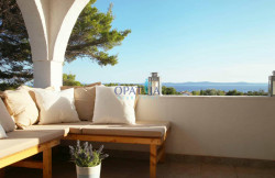 /c_images/thumb_3555656_2_1745597197_haus-terrasse-2.jpg