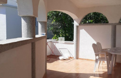 /c_images/thumb_3556935_1_ite-8-agency-crassula-img--c14-h-8027-house-utjeha-bar-3.jpg
