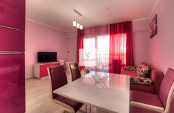 /c_images/thumb_3557127_4_site-8-agency-crassula-img--c14-a-9031-2-living-room-4-1.jpg