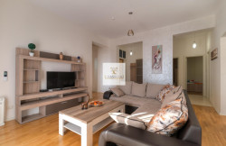 /c_images/thumb_3557128_4_site-8-agency-crassula-img--c14-a-9031-3-living-room-2-1.jpg