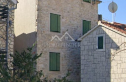 /c_images/thumb_3558260_2_zgrada-poslovnim-sadrzajem-vodice-centar-slika-209257208.jpg