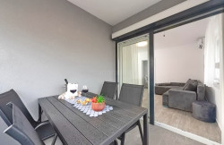 /c_images/thumb_3558787_4_oline_opremljen_apartman_na_1_katu_blizu_mora_prodaja_01.jpg