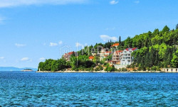 /c_images/thumb_3561733_4_1747064796_114623-vela-luka-pogled-prema-otvorenom-moru2.jpg